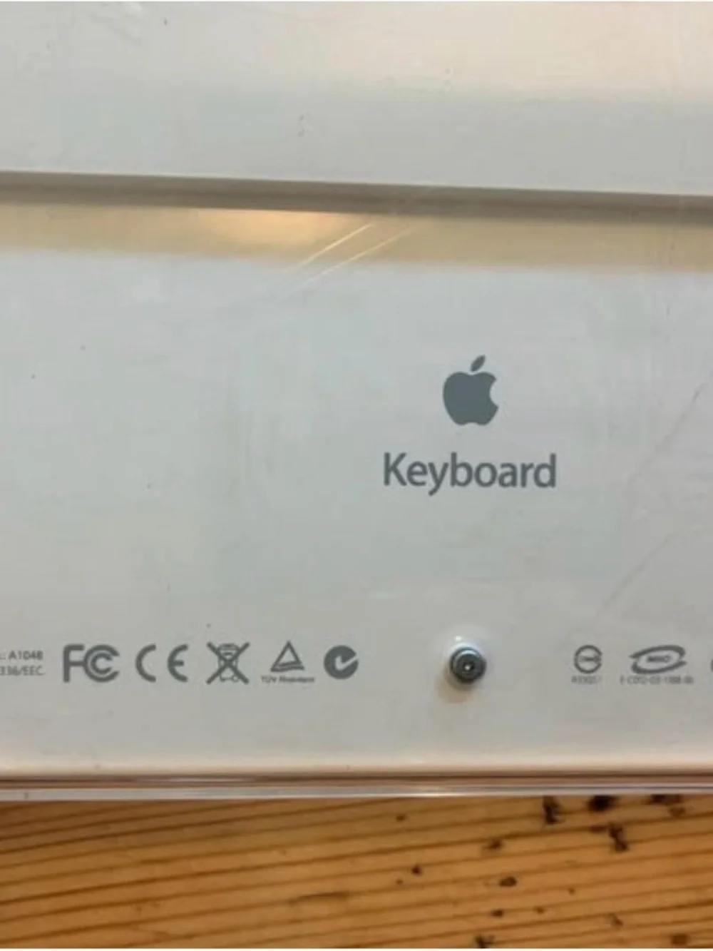Vintage Apple A1048 wired usb chord keyboard